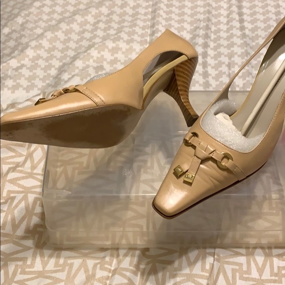 Anne Klein - Picture 2 of 4